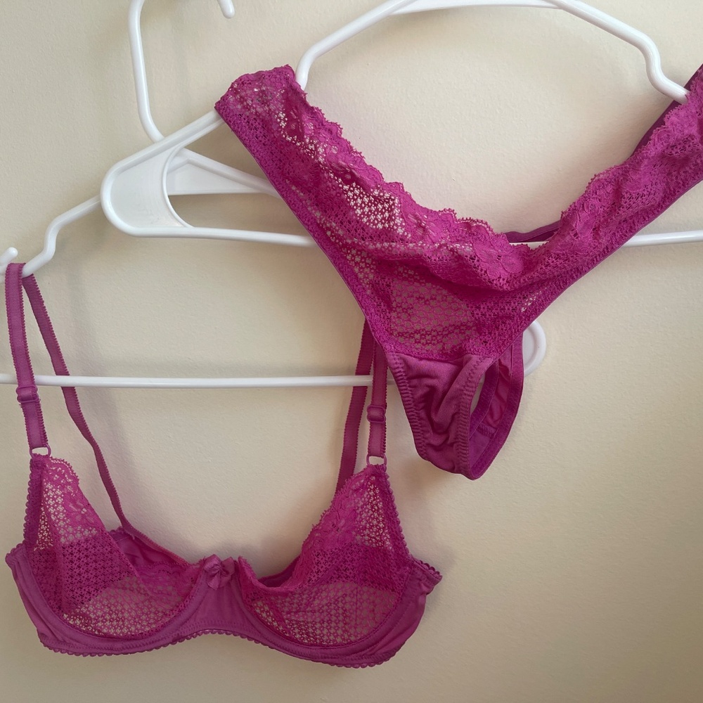 Timpa Bra 34C large and bottom Large, magenta pink